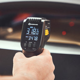 Image 39653653250344 Infraroodthermometer waarbij de meting wordt gedaan op een pizzasteen