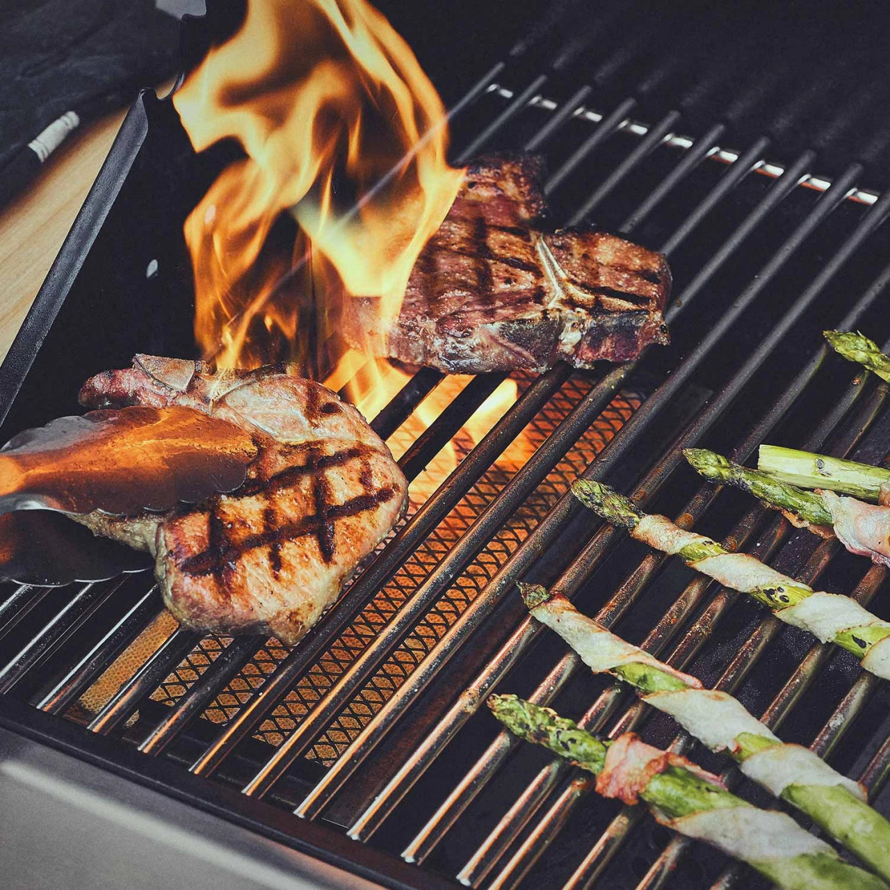 Fleisch grillen auf Edelstahl Grillrosten_943614_943615_943616_944276 Fleisch grillen auf Edelstahl Grillrosten_943614_943615_943616_944276